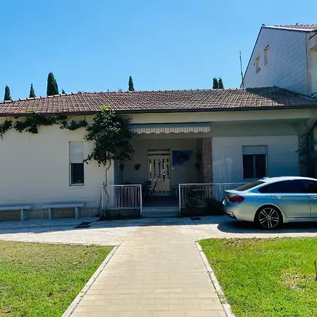 Villa Con Piscina 25 Metri *